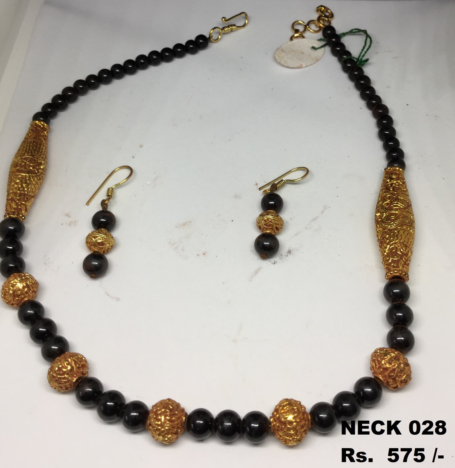 Necklace and earring set — black and gold