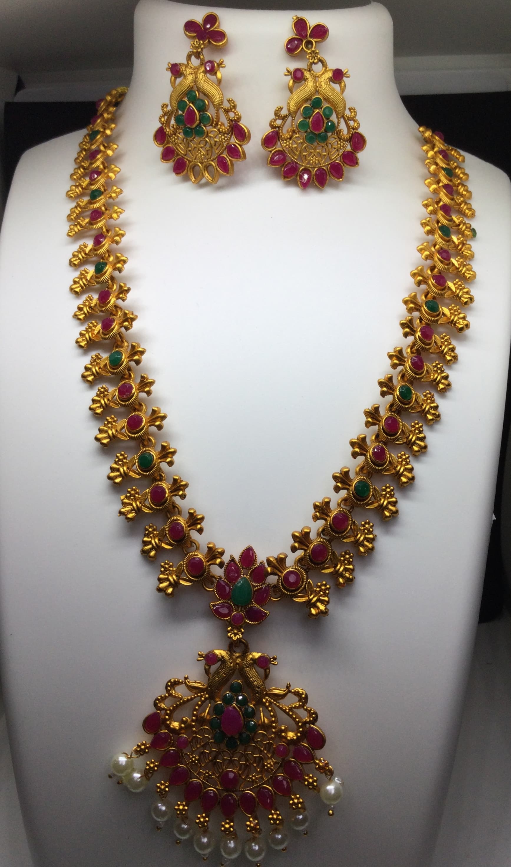 Long necklace set — gold with ruby red stones