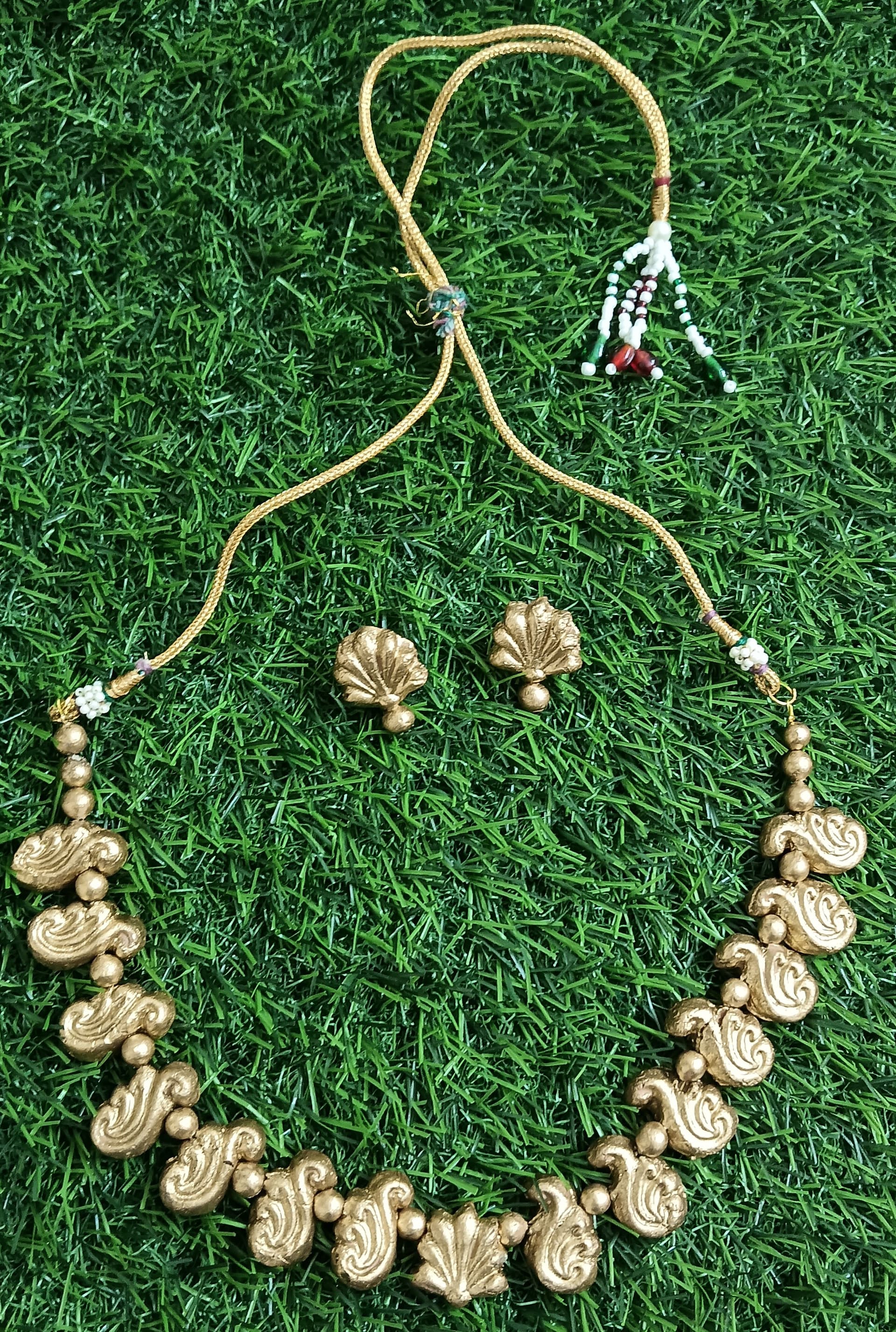 Necklace and earring set — Gold beads