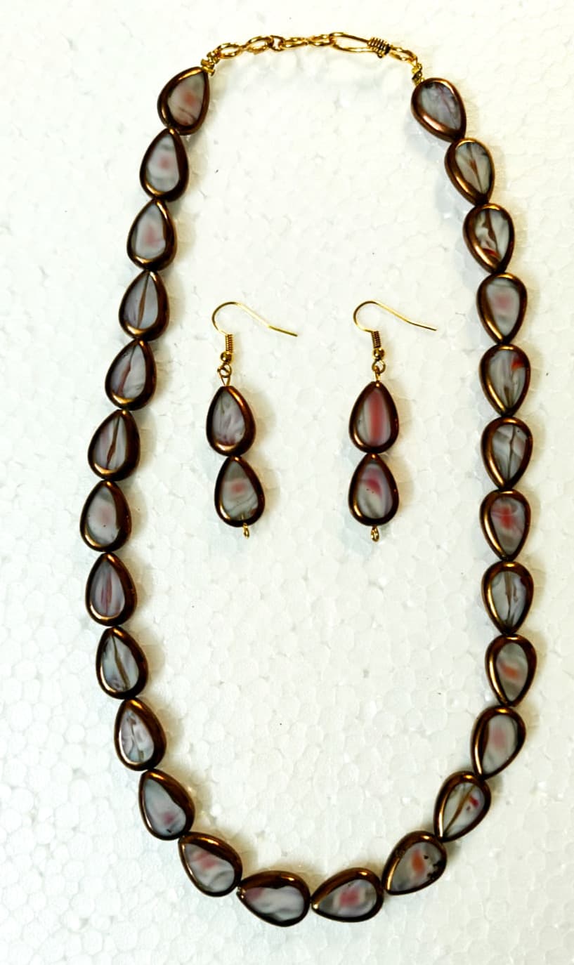 Necklace and earring set — grey shell