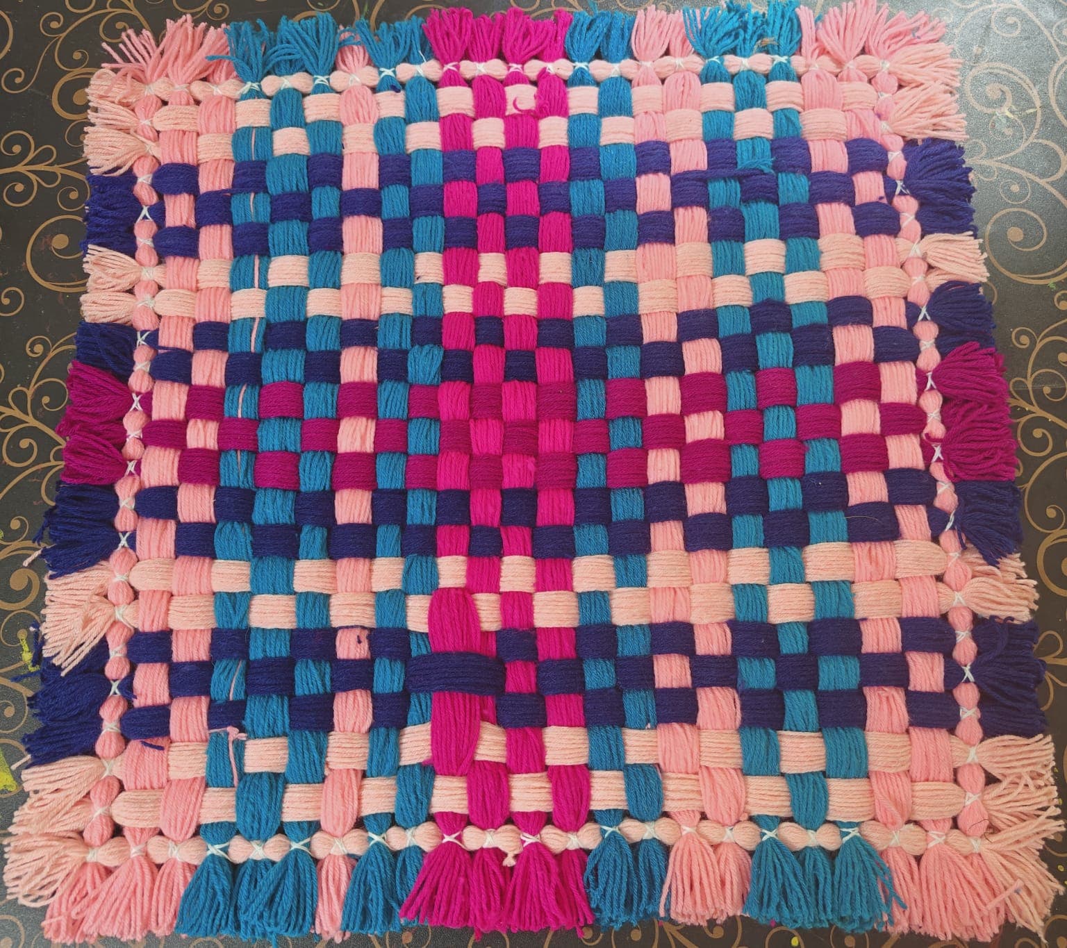 Handwoven mat · MT1019