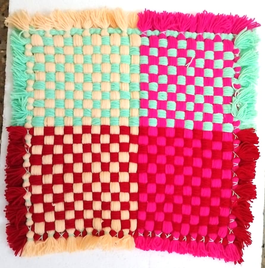 Handwoven mat · MT1022