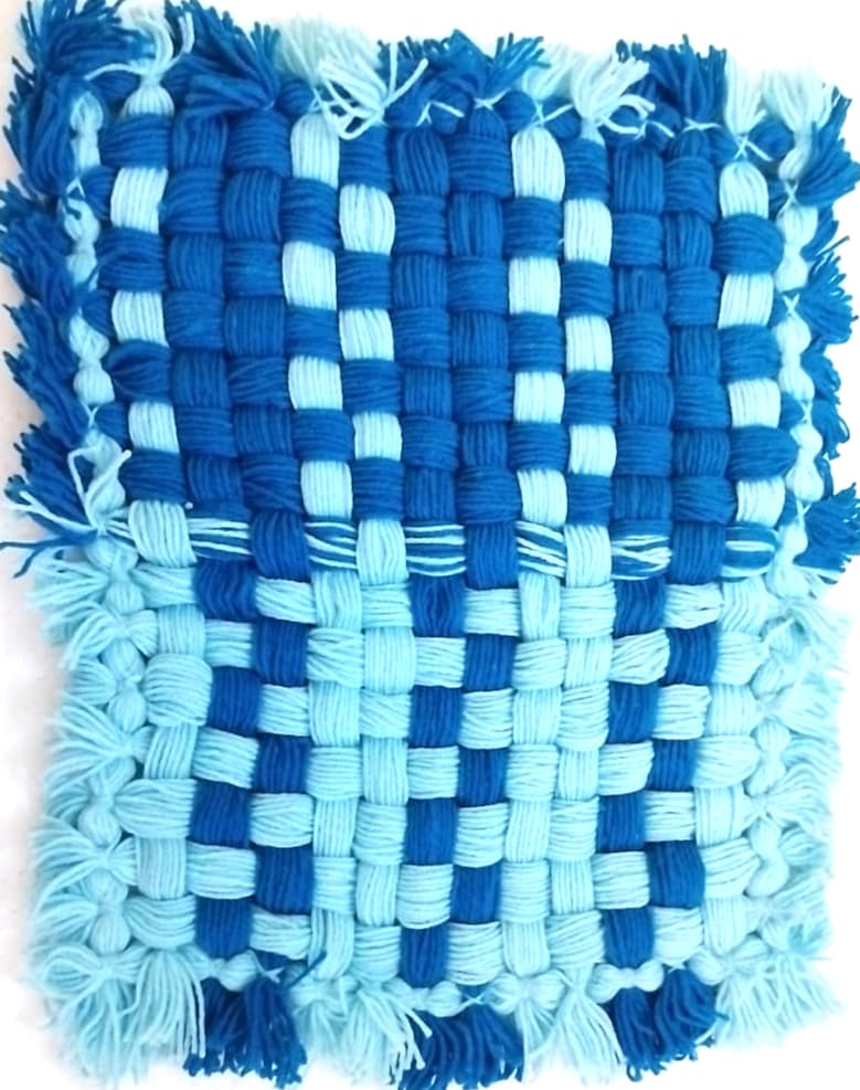 Handwoven mat · MT1027