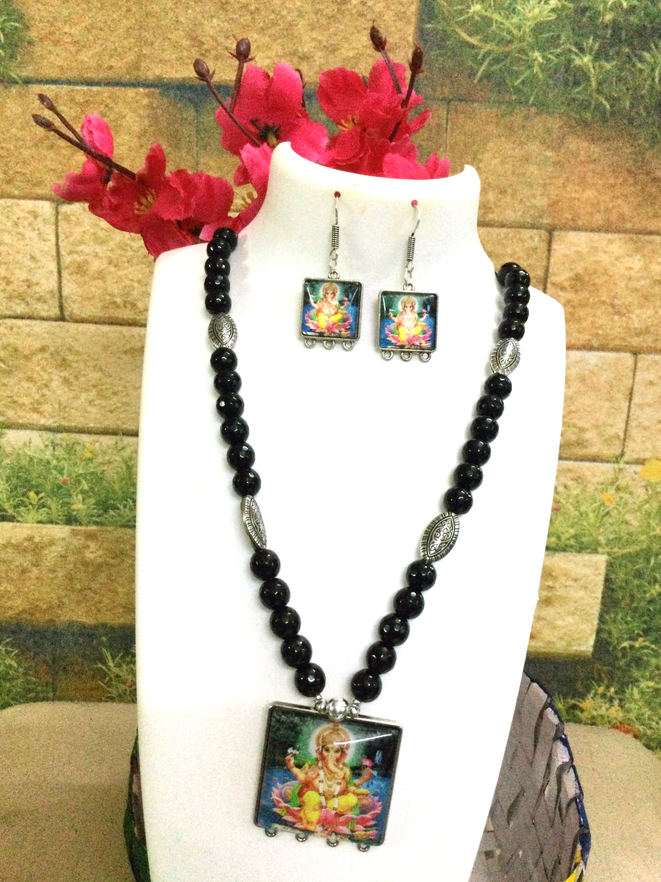 Necklace and earring set — black with a painted square pendant