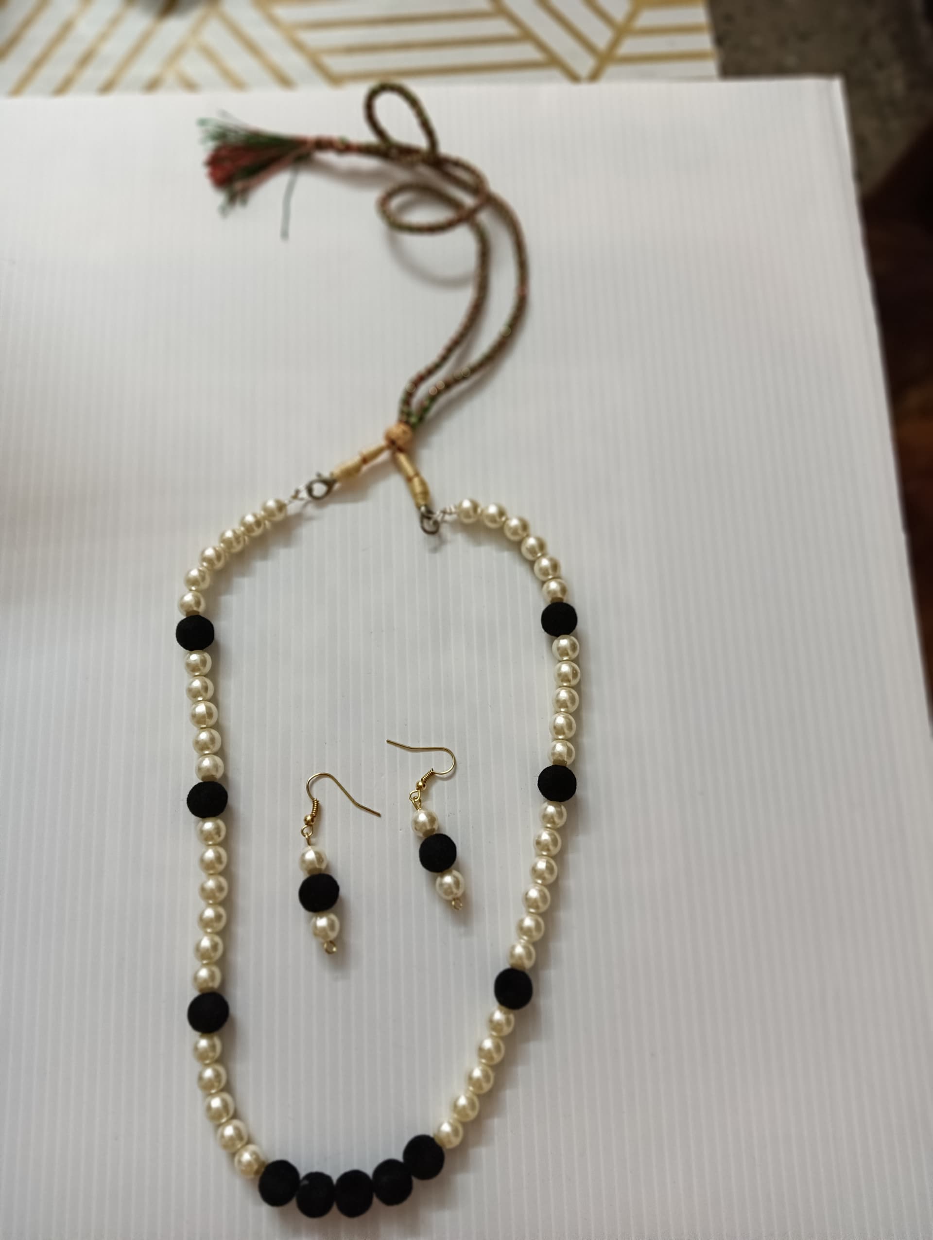 Necklace and earring set — cream and black