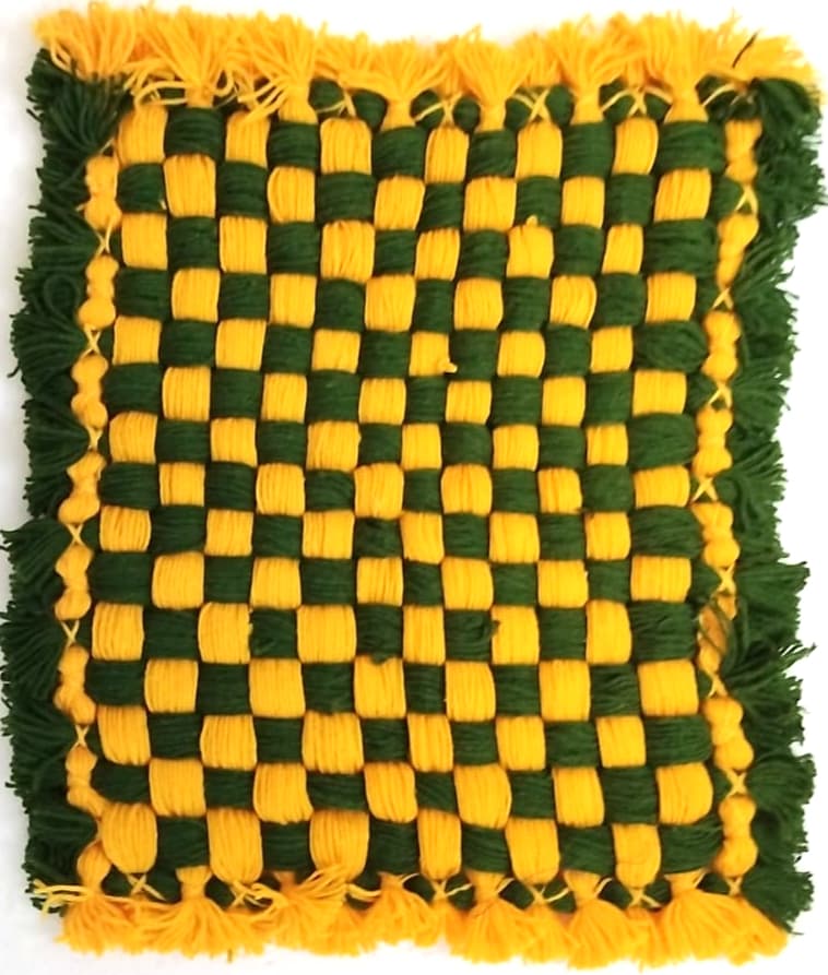 Handwoven mat · MT1025