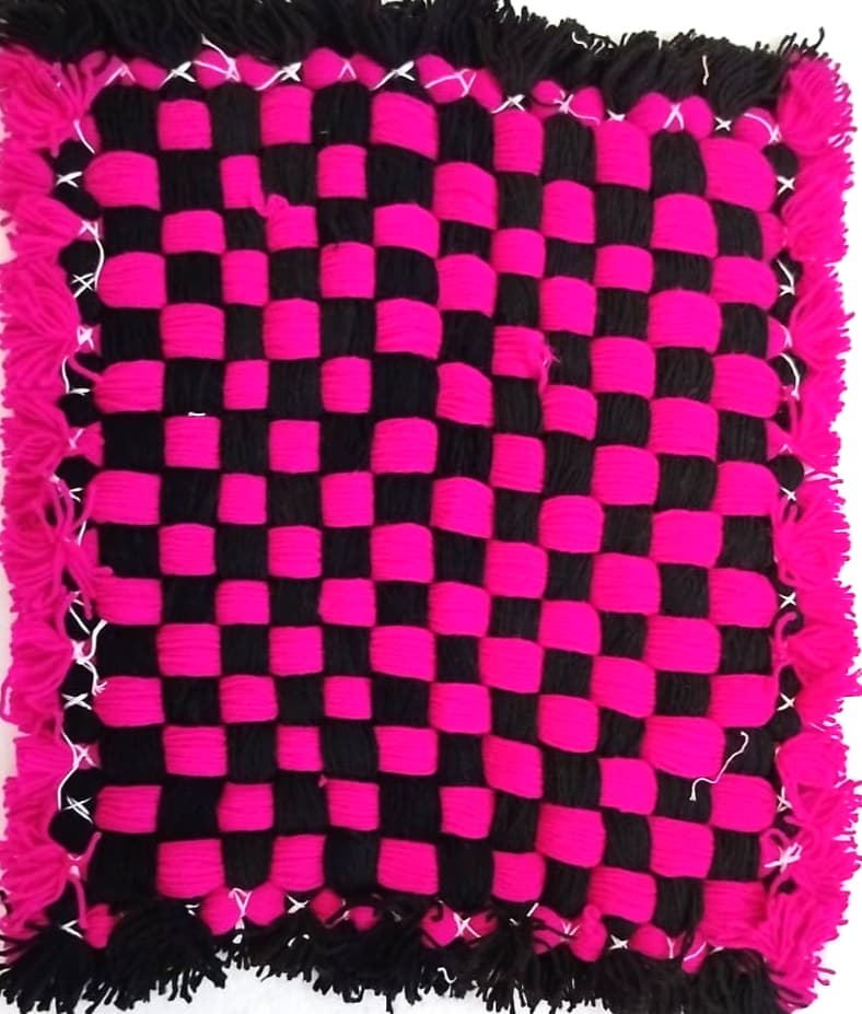 Handwoven mat · MT1028